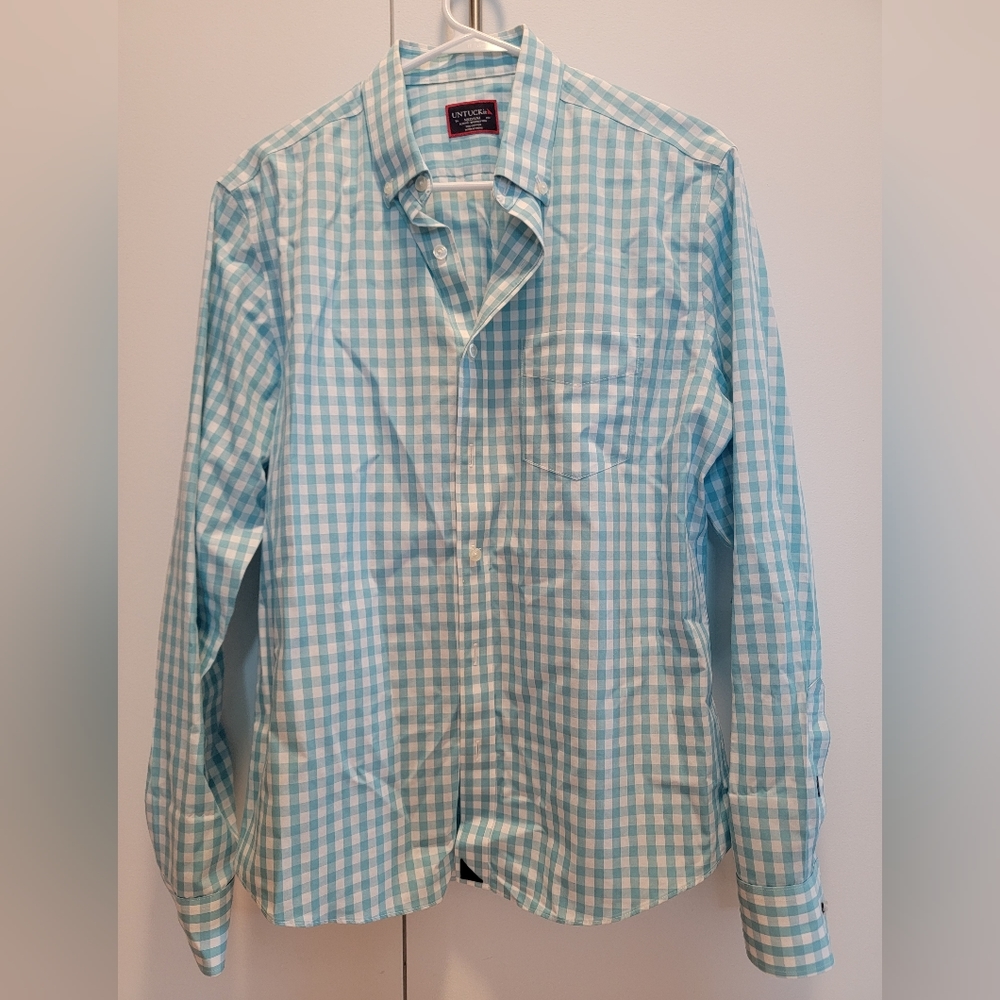 UNTUCKIT button down shirt